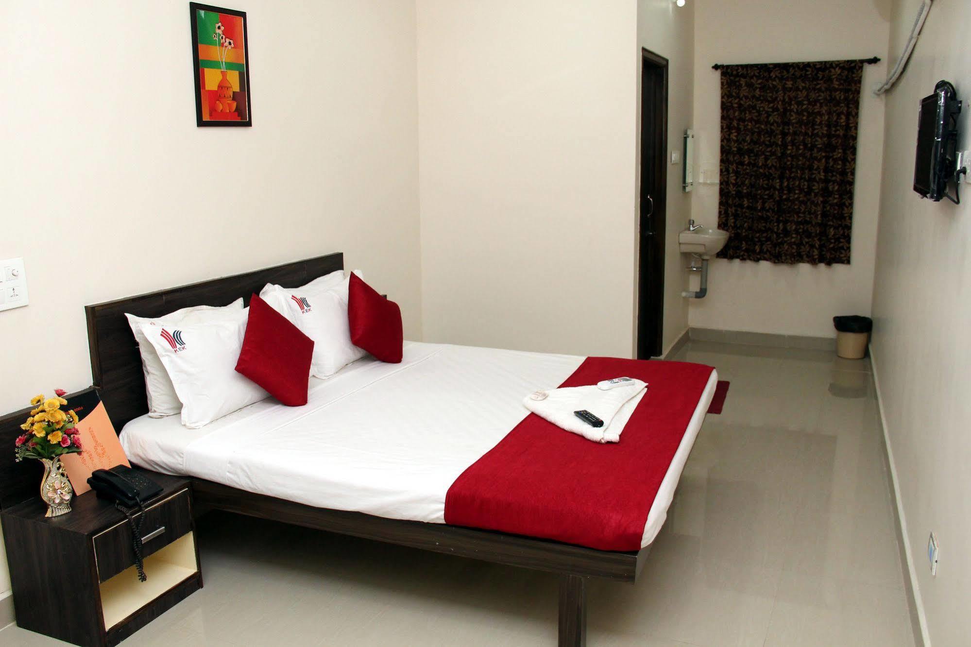 Kek Accommodation Chennai Zewnętrze zdjęcie