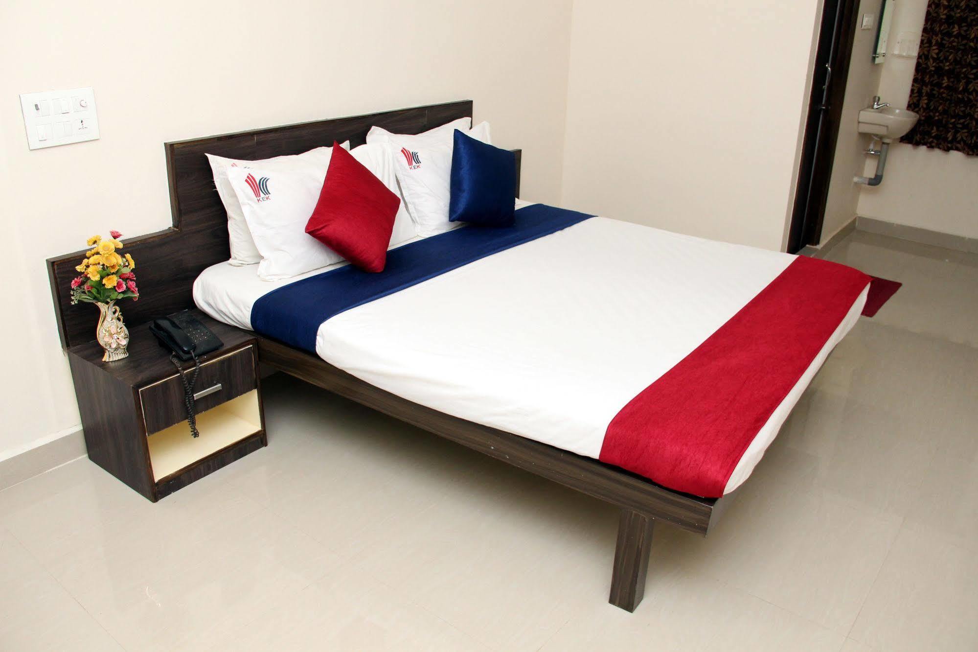 Kek Accommodation Chennai Zewnętrze zdjęcie